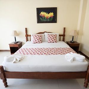 Pranang Flora House